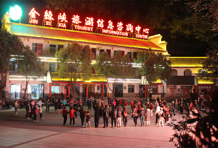 陆督门.jpg